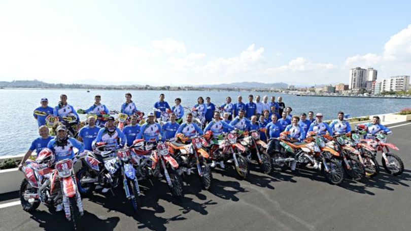 6 Giorni: un minuto di silenzio