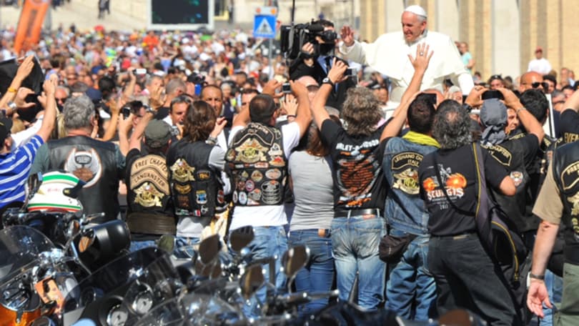 Il Papa mette all’asta la sua Harley