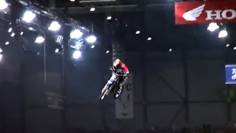 Tom Pages e Mat Rebeaud in azione al Supercross di Ginevra