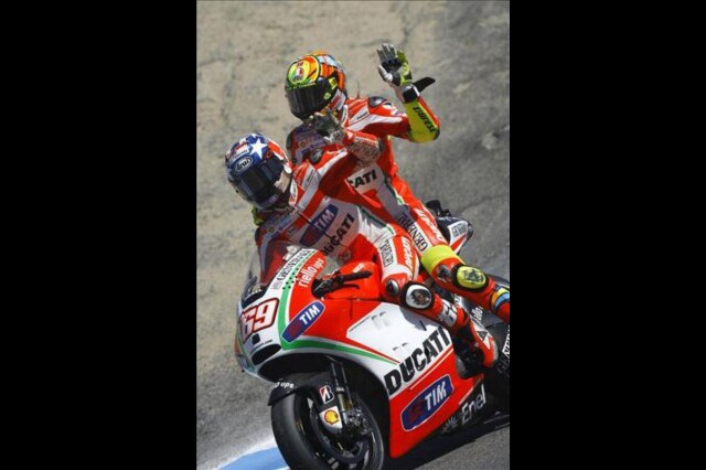 Compleanno di Rossi: l’augurio di Hayden