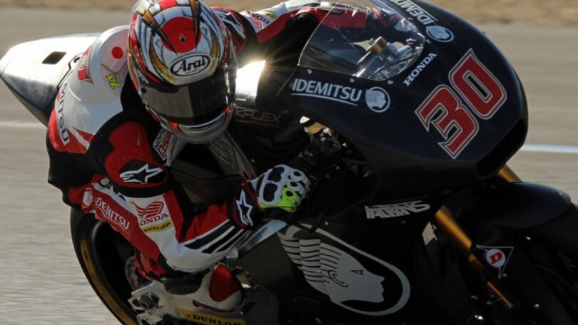 Test moto2 a Jerez: Nakagami scavalca Luthi