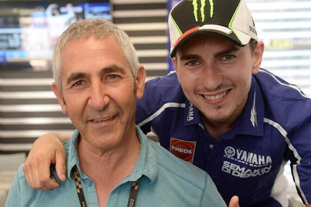 Lorenzo fa gli auguri al suo papà