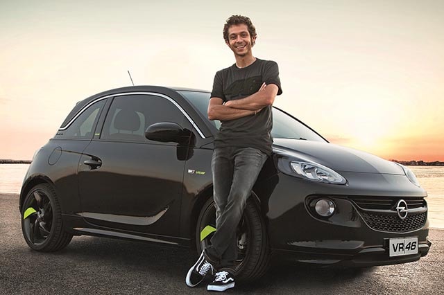 Valentino Rossi firma l'Opel Adam