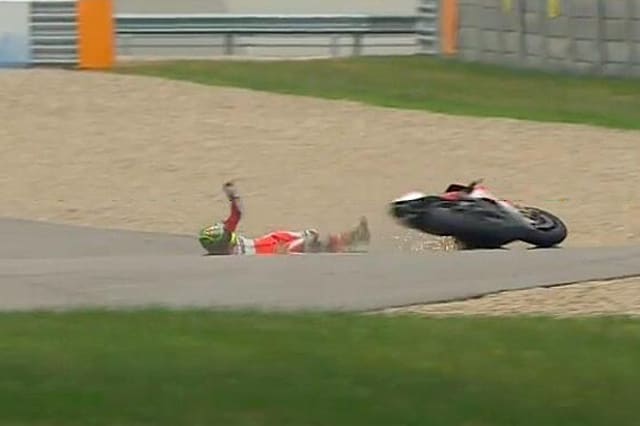 Crutchlow operato alla mano destra