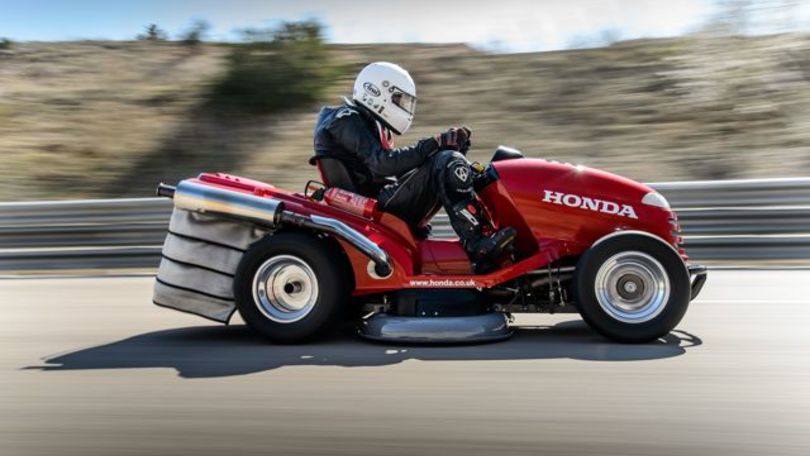 Il tosaerba più veloce del mondo