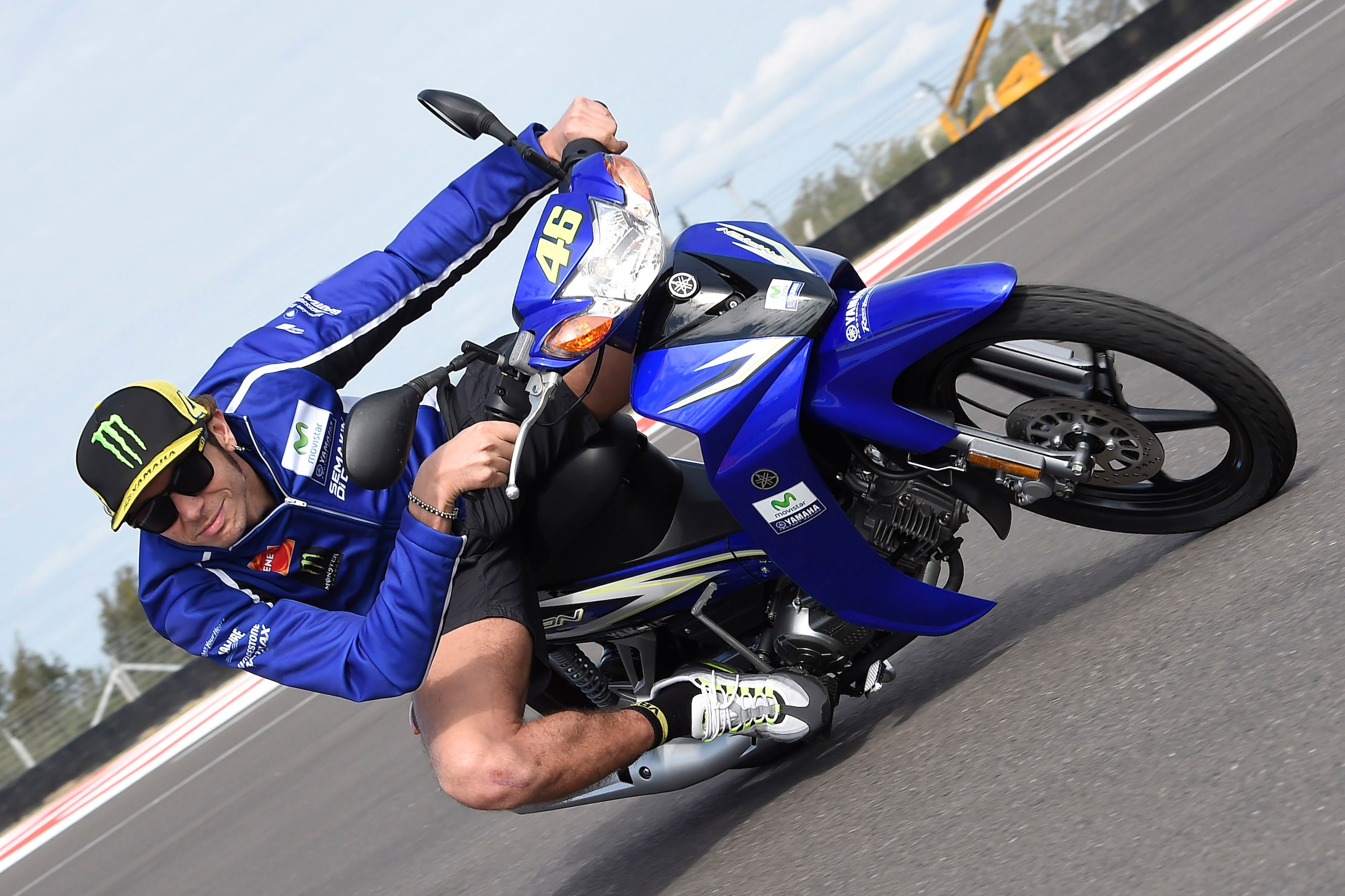 GP Argentina: Rossi impara in scooter
