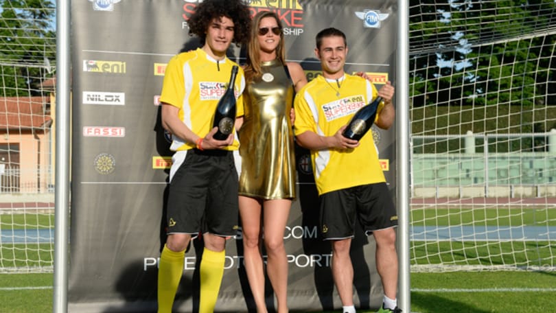 Piloti contro calciatori nella partita di beneficenza
