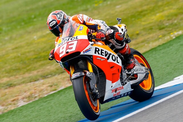 MotoGP Germania: Marquez pole e record