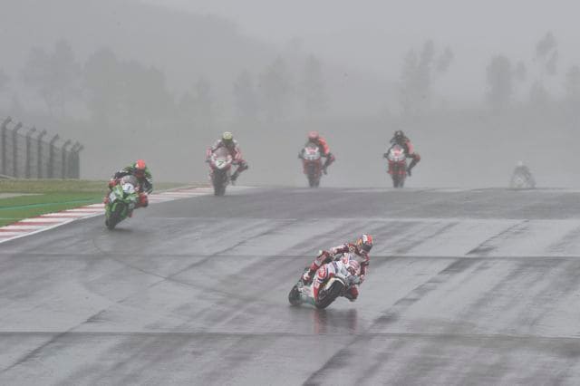 Portimao, Rea sotto l'acqua in gara2