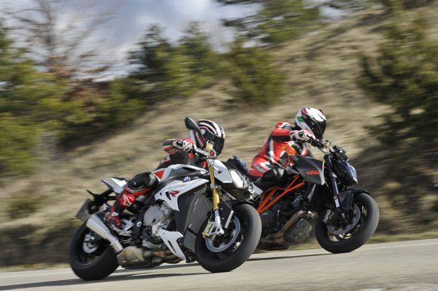 Comparativa: BMW S 1000 R contro KTM Super Duke R