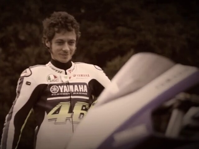Rossi testimonial della Yamaha YZF-R25 in Indonesia