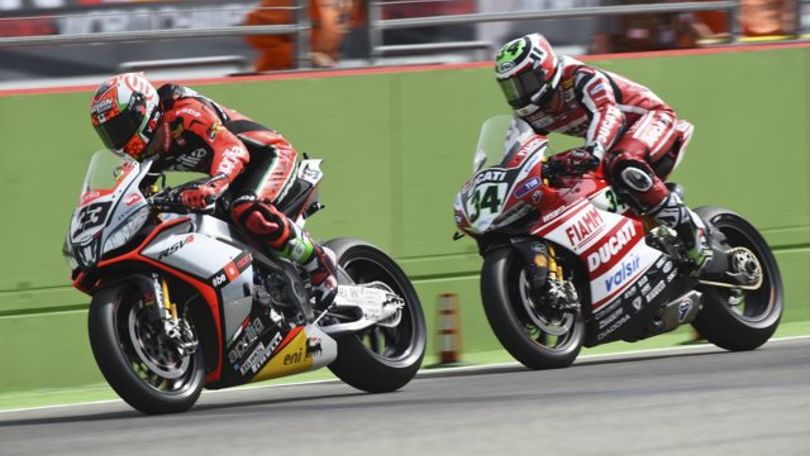 SBK 2015: Ducati gode, Aprilia no