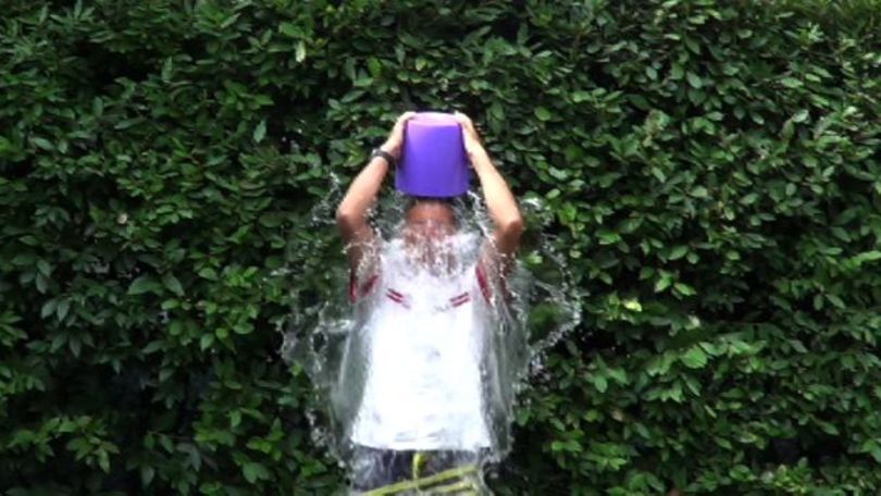 #IceBucketChallenge: doccia del direttore
