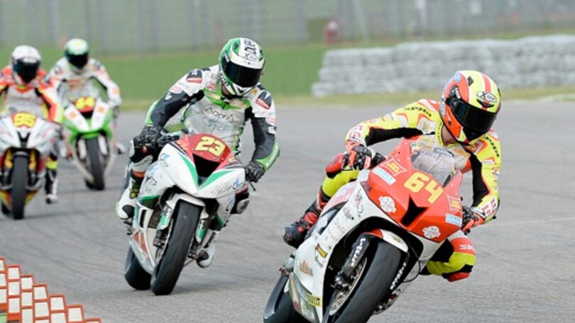 SSK 600: Luca Salvadori leader in FP2