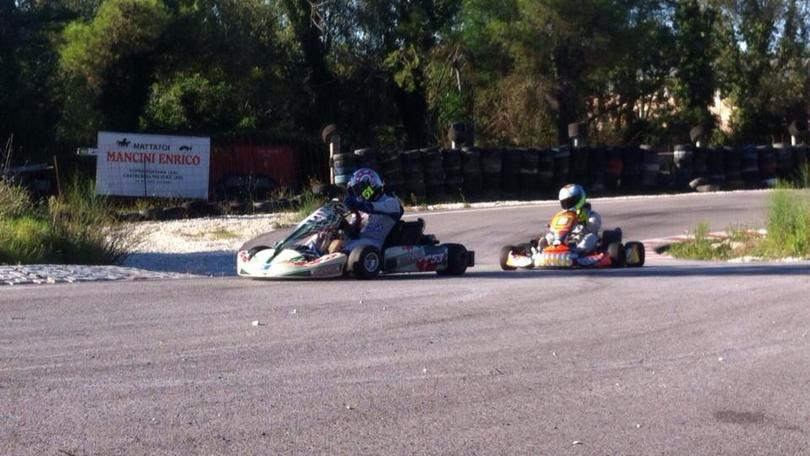 Alessia Polita organizza una gara di kart