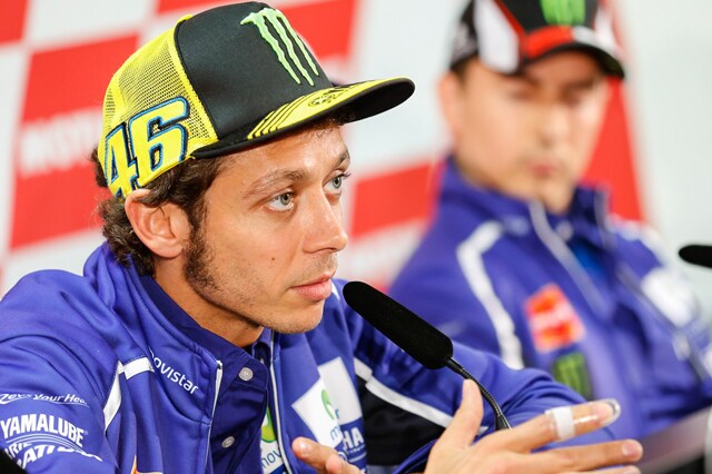 Rossi: Ad Aragon mi sono rotto un dito