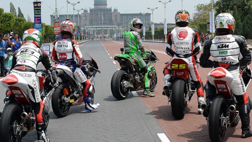 Hayden sulle strade malesi in MotoGP!