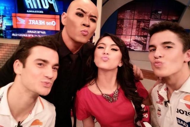 Marquez sedotto dalla presentatrice TV