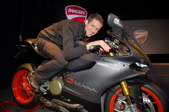 La Ducati regala una 1199 S dedicata a Senna a Ogier