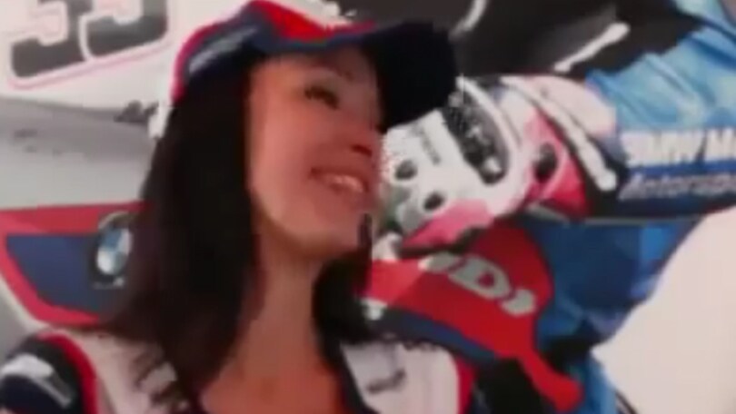 Manuela nel paddock con Melandri