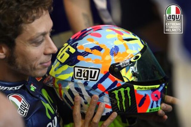 Rossi spiega il suo casco