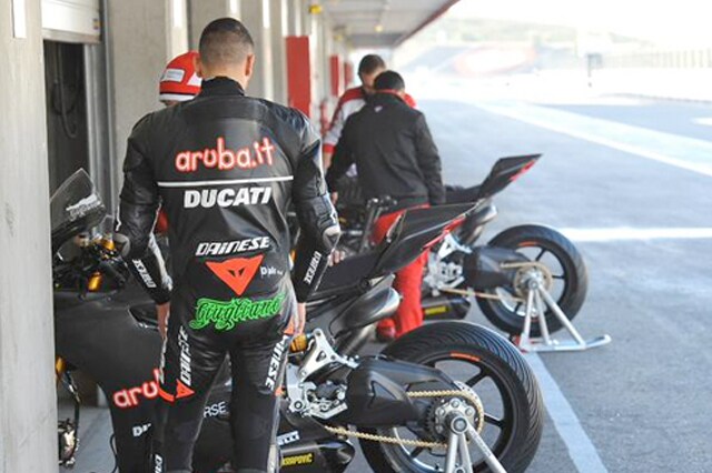 Portimao, pioggia e freddo per i test