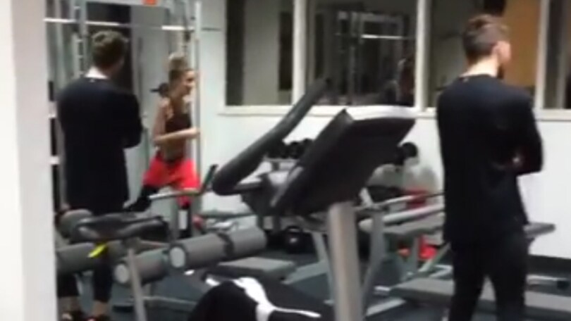 Iannone si allena in palestra con la sua bella fidanzata