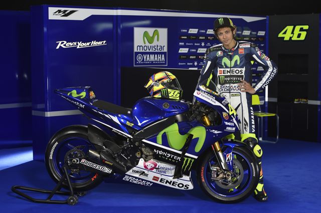 Rossi alla presentazione della Yamaha MotoGP 2015