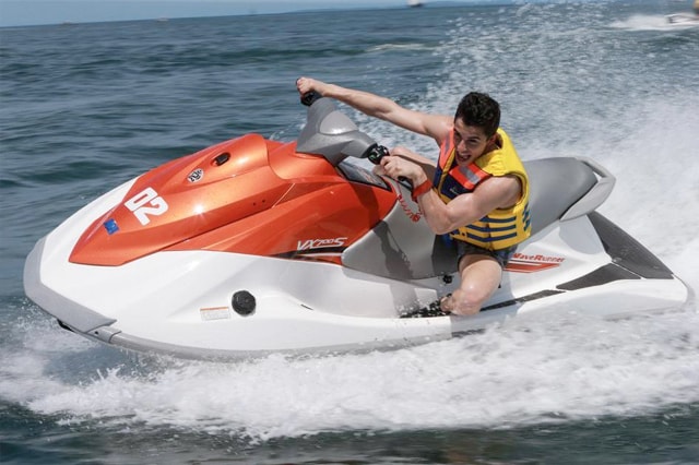 Marquez sulla spiaggia Indonesiana