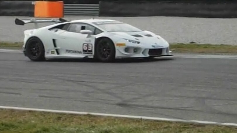 Dovizioso sulla Lamborghini (esclusiva 2)