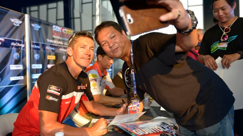 Superbike, Bayliss in pista in Thailandia