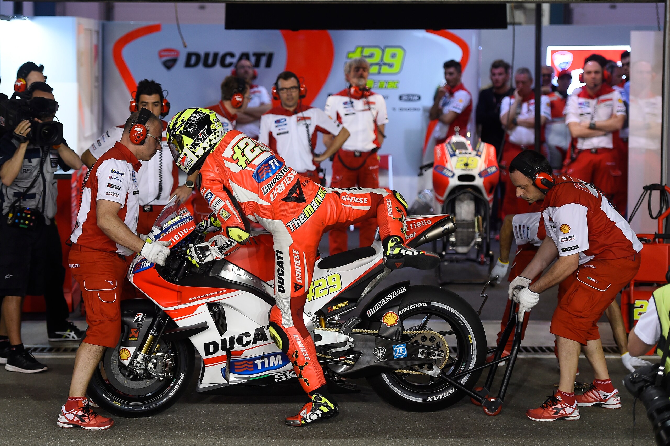 MotoGP, Iannone: bravo Dovizioso!