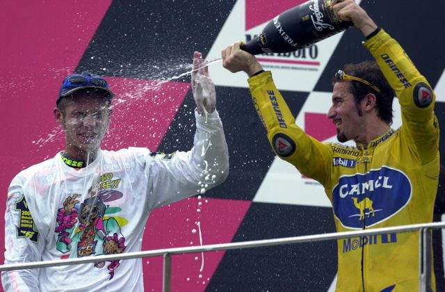 Biaggi fa i complimenti a Rossi per la vittoria in Qatar