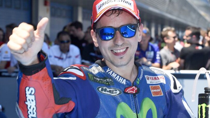 Poker di Lorenzo, ma Rossi è leader