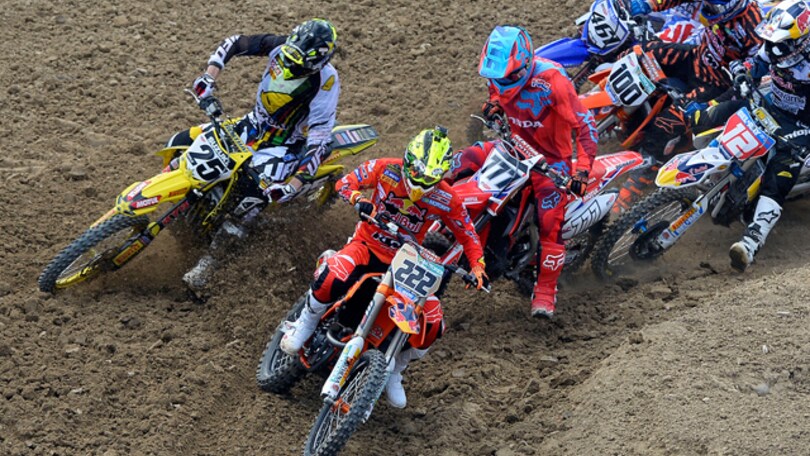 Motocross: pole per Cairoli in Spagna