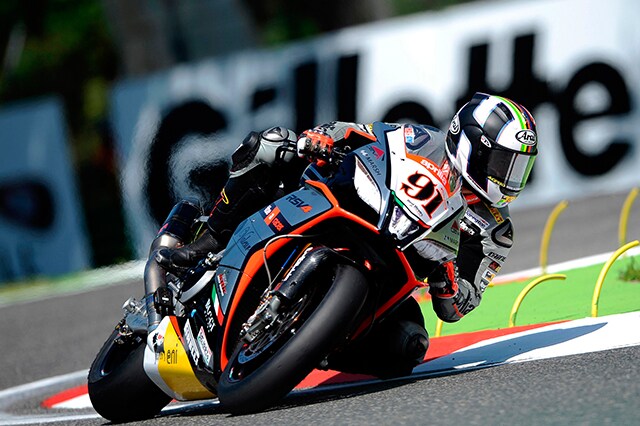 SBK Imola, Aprilia tra errori e progressi