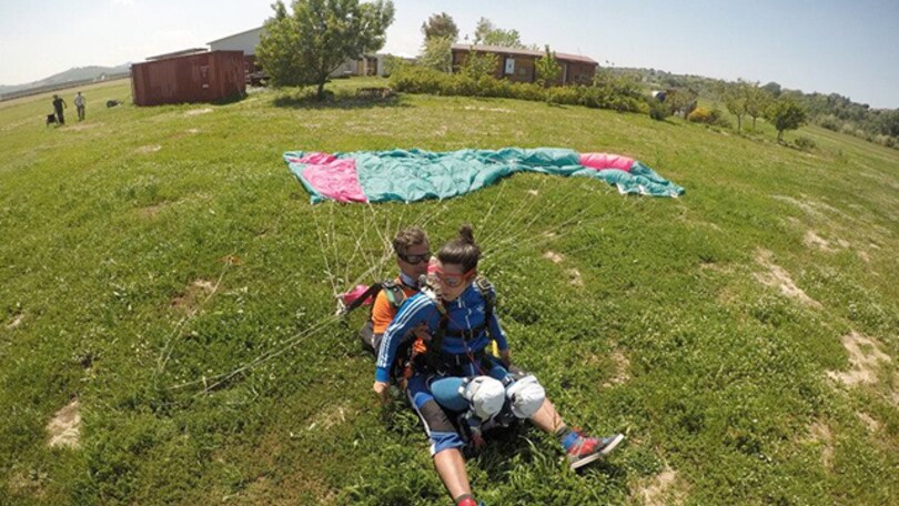 Alessia Polita e il lancio con il paracadute!