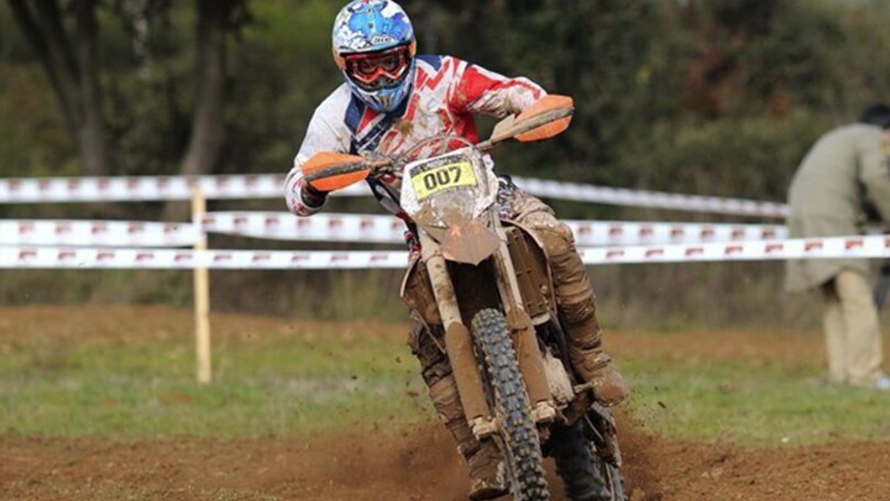 Carlos Checa correrà in Sardegna