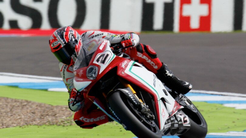 SBK: La zampata del Leon in FP1