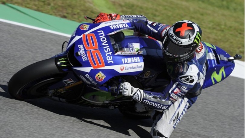 Lorenzo, Zarco e Navarro, primi nel warm up