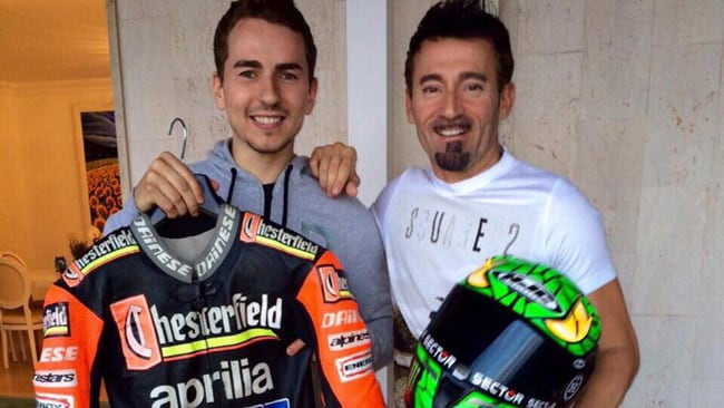 Biaggi - Lorenzo, scambio di doni tra campioni