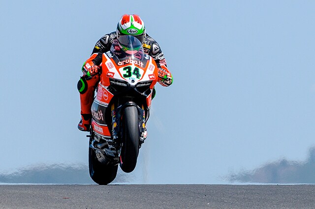 SBK, La Ducati fa paura