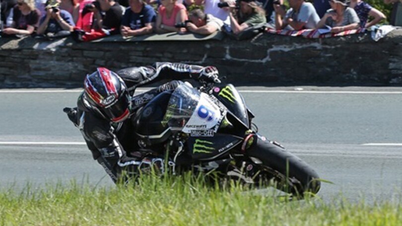 TT 2015, Hutchy fa il tris e sbanca la Supersport