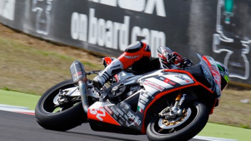 Superstock 1000: pole per Savadori