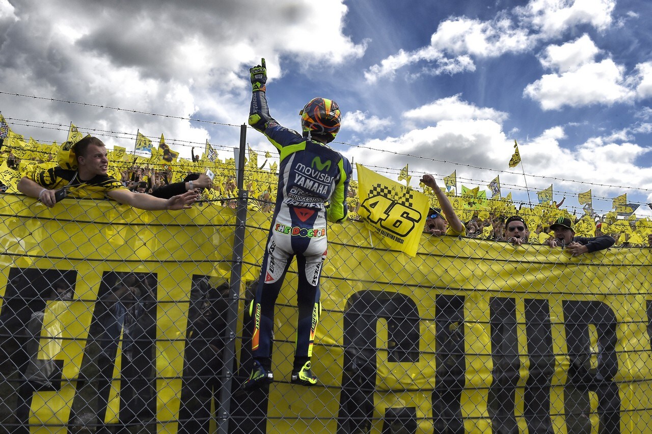 Rossi: Non riuscivo a scollarmi Marquez