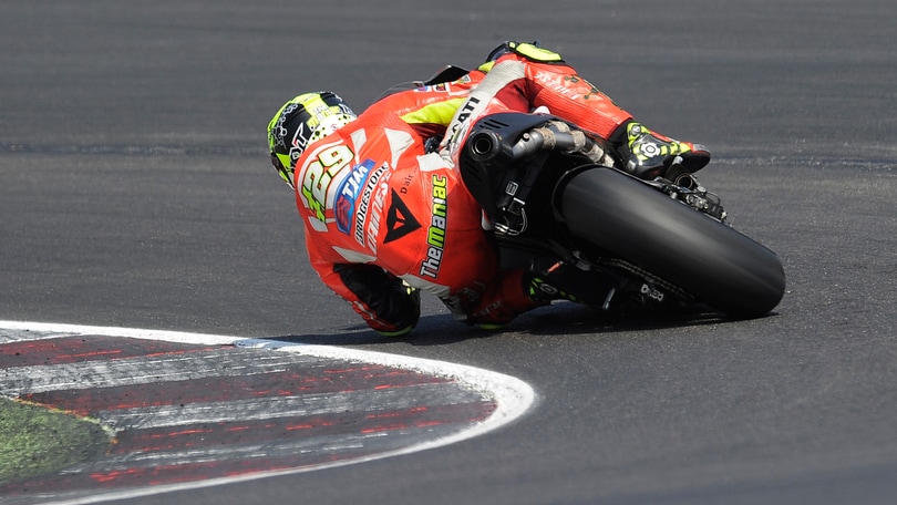 Ducati lavora sull'assetto da gara