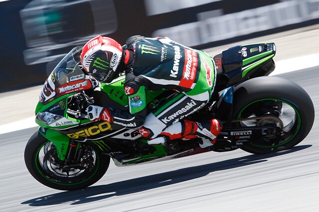 Laguna Seca: Rea scalza Sykes in FP4 