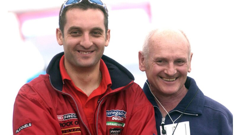 Classic TT: Michael Rutter con le moto di papà