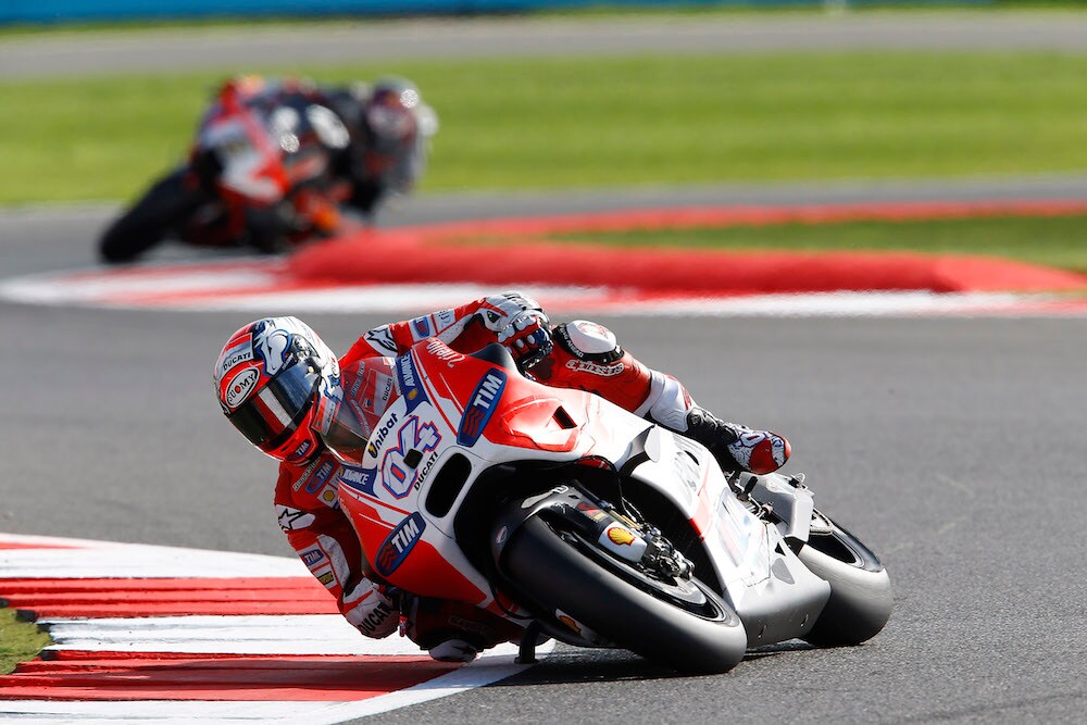 Problemi alla frizione limitano Dovizioso