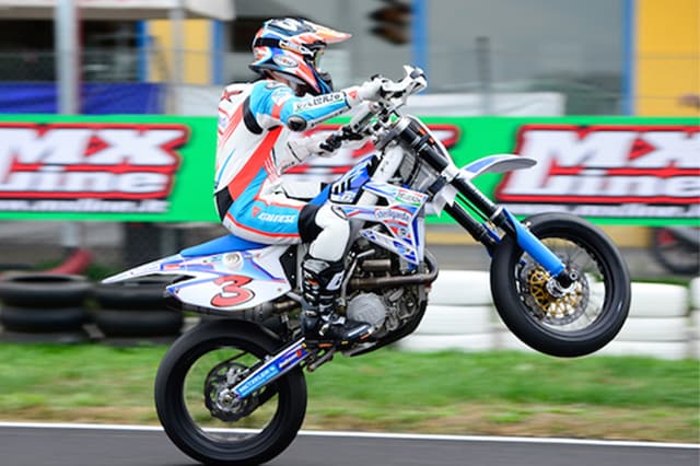 Supermoto: Biaggi fa doppietta